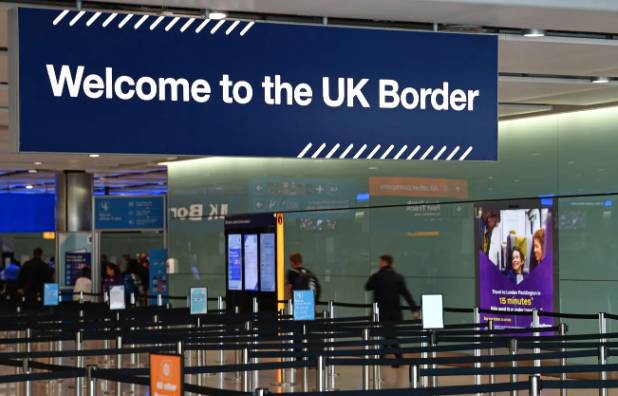 UK net migration halves in 2025 to 171,000