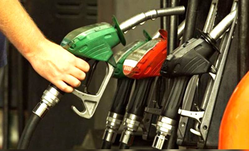 Govt further slashes petrol, diesel prices