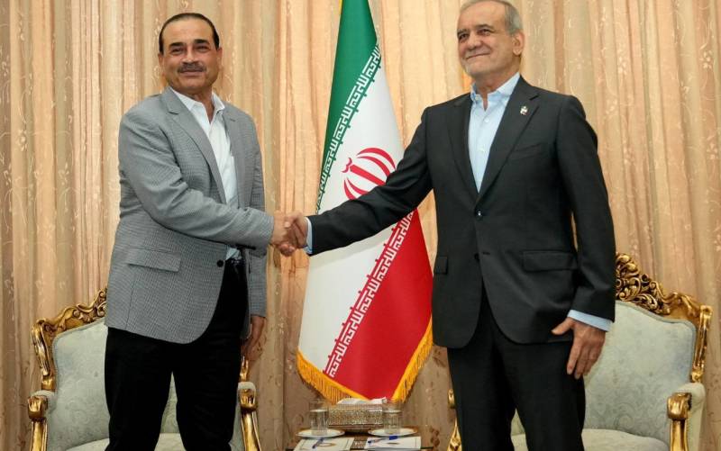 Field Marshal holds talks with Iran President, Chief Negotiator