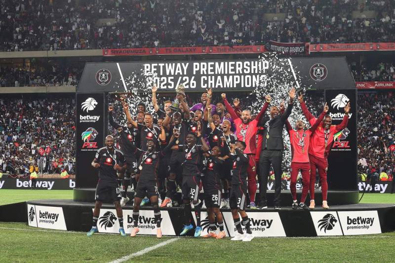 Own goals help Pirates become champions after 14 years