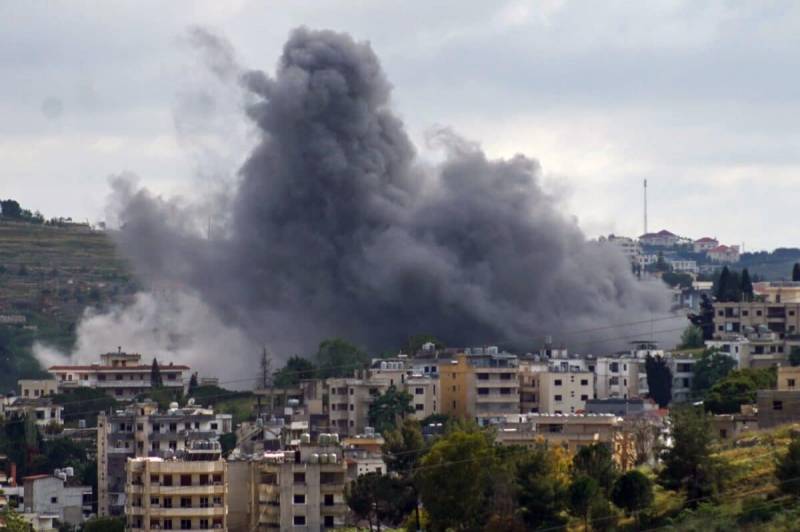 Lebanon says Israeli strikes kill 10