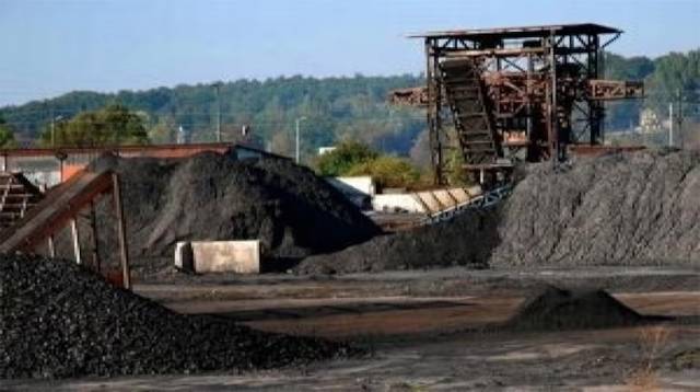 China coal mine blast kills 90, more missing