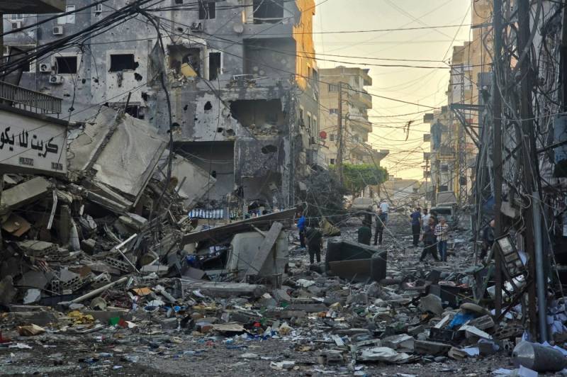 South Lebanon hospital damaged as Israel keeps up strikes