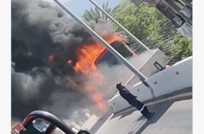 Metro bus catches fire in Rawalpindi 