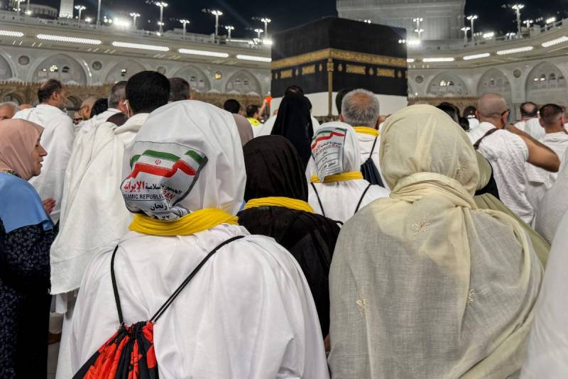 Pilgrims kick off hajj as Mideast peace deal hangs in the balance