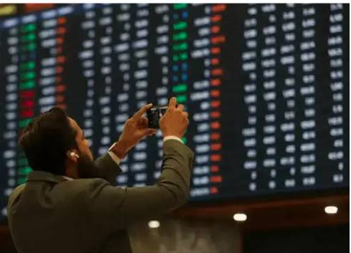 Share prices fly high at Pakistan Stock Exchange