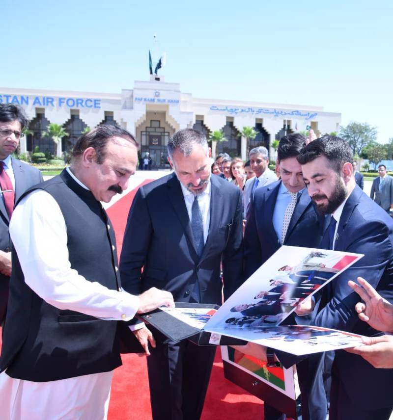 Prince Rahim Aga Khan concludes Pakistan visit