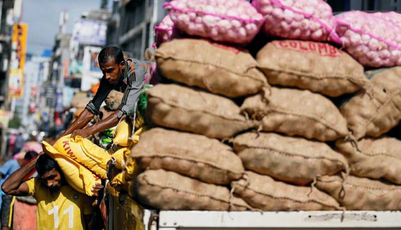 Sri Lanka hikes interest rate by full point to fight inflation