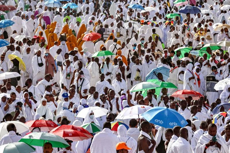 Saudi Arabia turns to drones to shield pilgrims from extreme heat