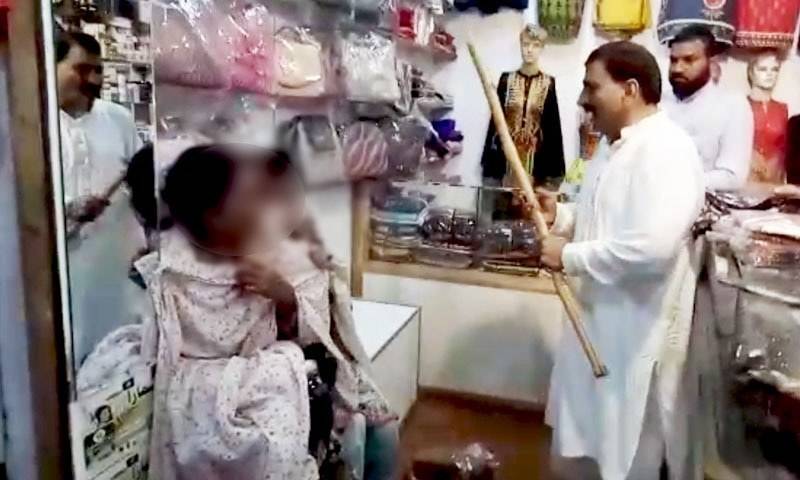 Woman arrested in Lahore for stealing clothes from crowded markets