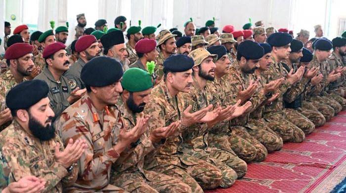 Field Marshal Asim Munir celebrates Eid with troops at western border posts in Zhob