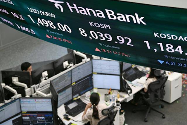 Oil drops further on hopes US-Iran talks on track