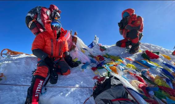 US climber smashes Everest speed record