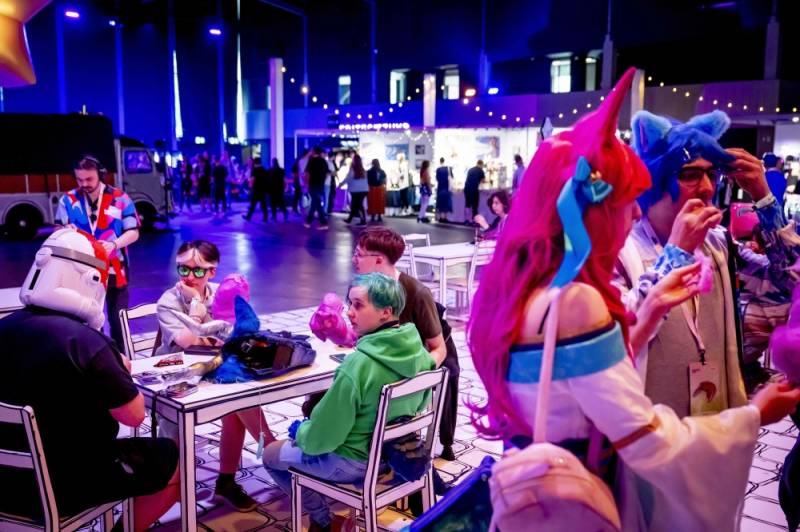 Drag queens and Minecraft players converge on Rotterdam for TwitchCon