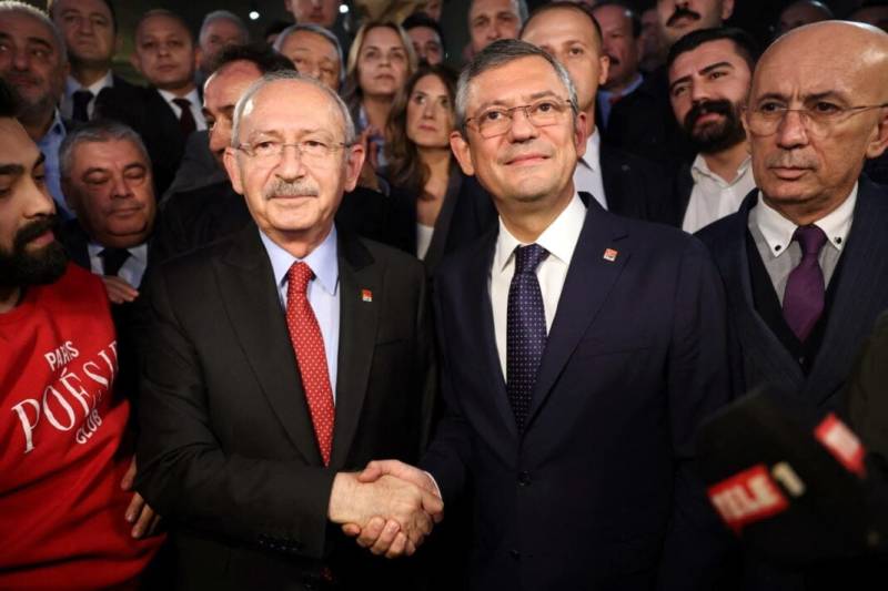 Turkey opposition party hosts rival events