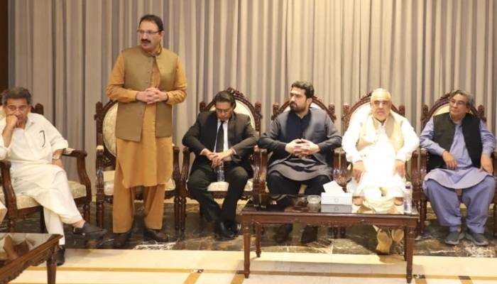 Shafi Jan rejects claims of forward bloc, backs Sohail Afridi at PTI meeting