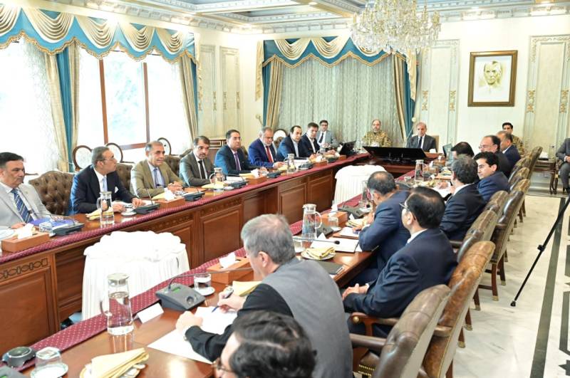 Efforts afoot for accelerated economic growth, PM tells businessmen