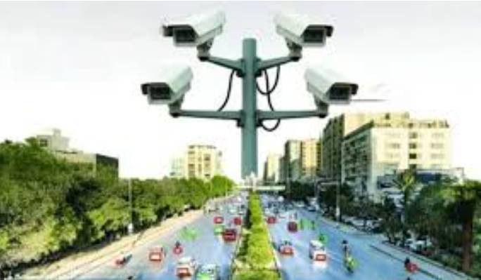 Traffic e-challans for lane violations start in Karachi