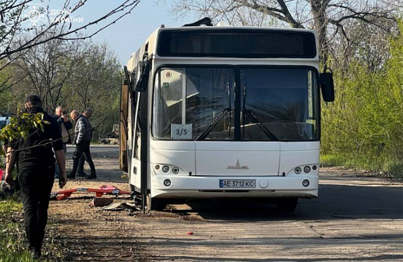 Drone strike kills 7 on bus in Russia-held eastern Ukraine: authorities