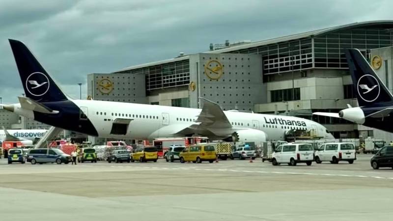 Lufthansa Boeing jet tips onto its nose at German airport