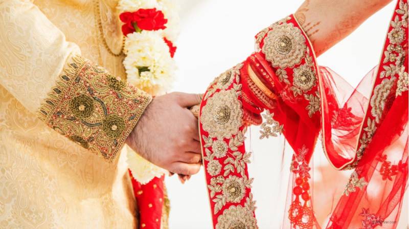 US woman travels to Pakistan for love, converts to Islam before marriage