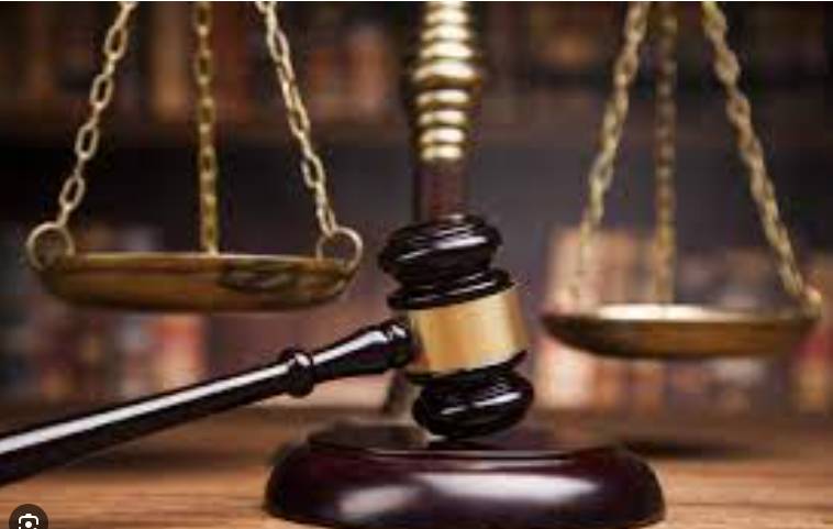 Federal govt decides to legislate for setting up commercial courts