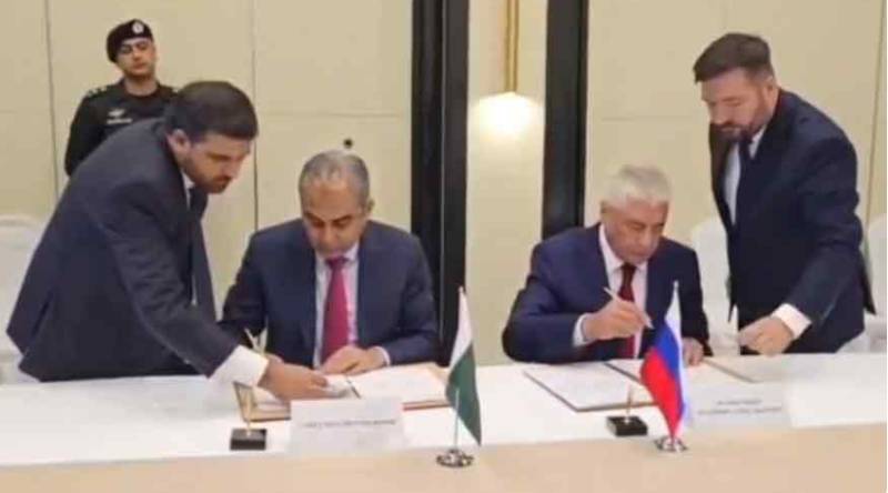 Pakistan, Russia sign raft of agreements to bolster cooperation
