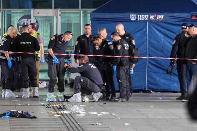 One killed, four wounded in shooting attacks in Israel