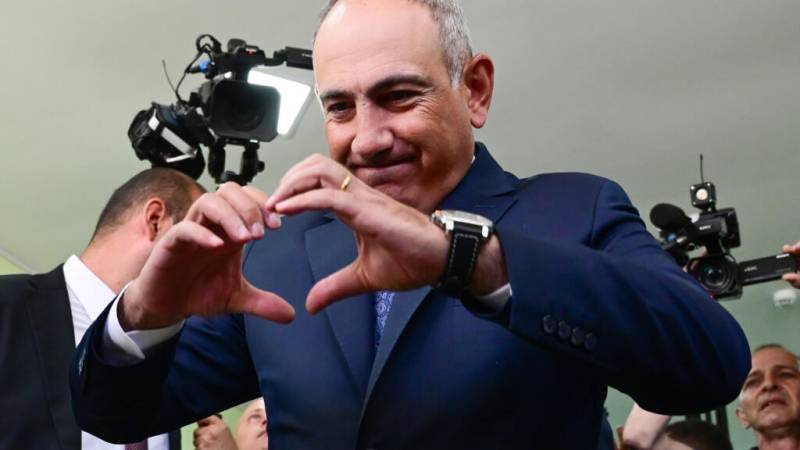 Armenia PM wins vote, cementing Westward tilt