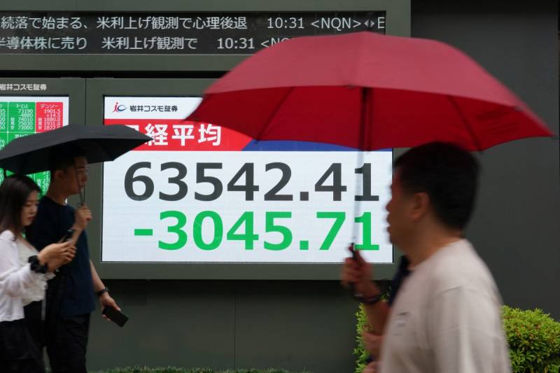 Stocks rise, oil eases after Trump evokes Iran deal