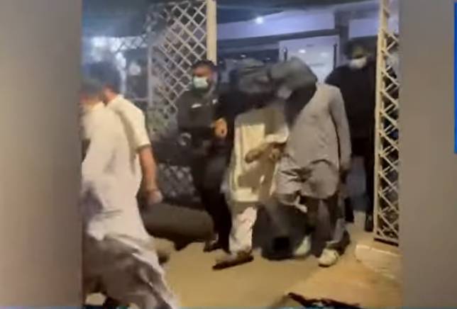 FIA busts network involved in making Pakistani passports for Afghans