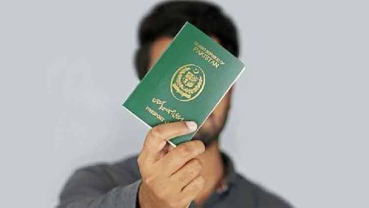 Over 700,000 Pakistanis went abroad for jobs in 2025, Saudi Arabia remains top destination