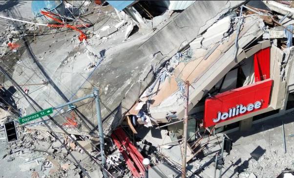 Rain, aftershocks hamper rescuers as Philippines puts quake toll at 46