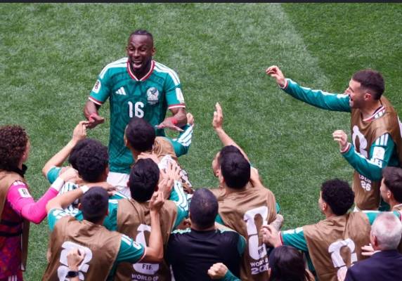 Co-hosts Mexico kick off World Cup with dramatic victory