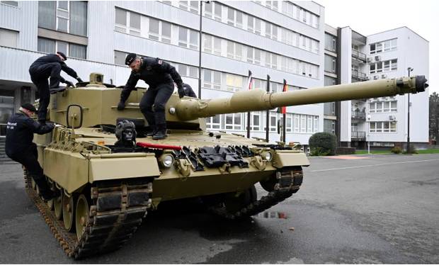 German defence giant warns on future of European tank