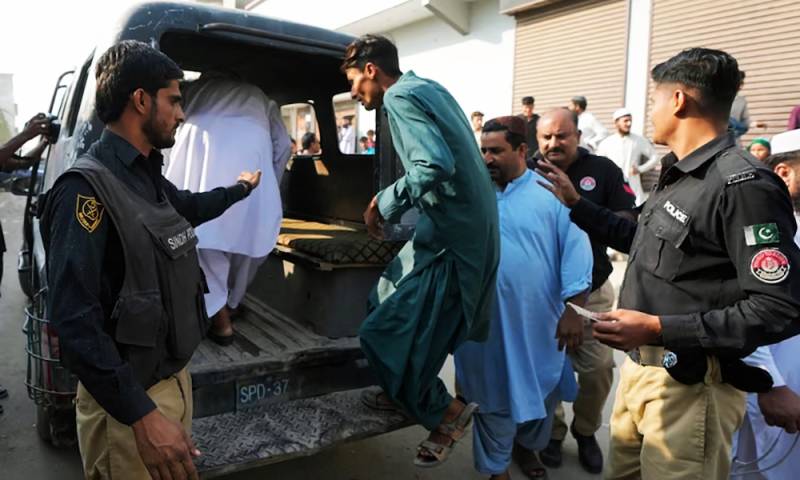 Two Afghans among 14 criminals arrested in Karachi police operations 