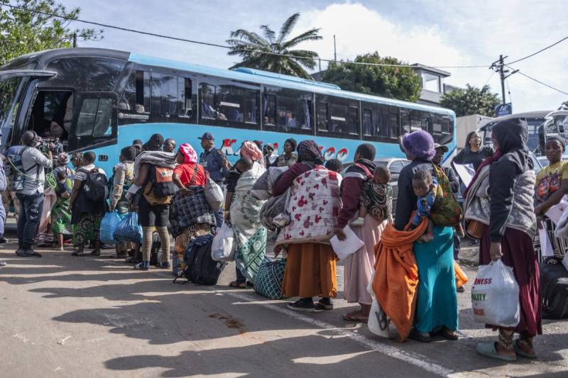 South Africa says 2,745 foreigners sent home in a week