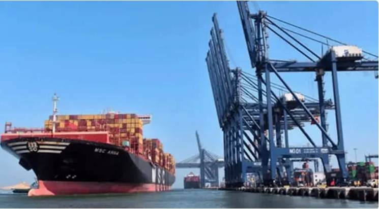 2,000 ships berthed at Karachi Port during one year: Minister