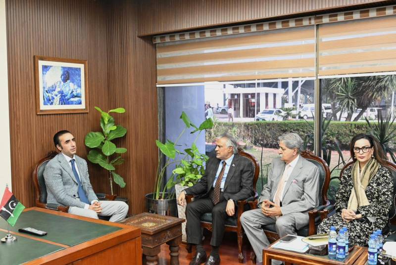Dar reaches out to Bilawal over budget concerns
