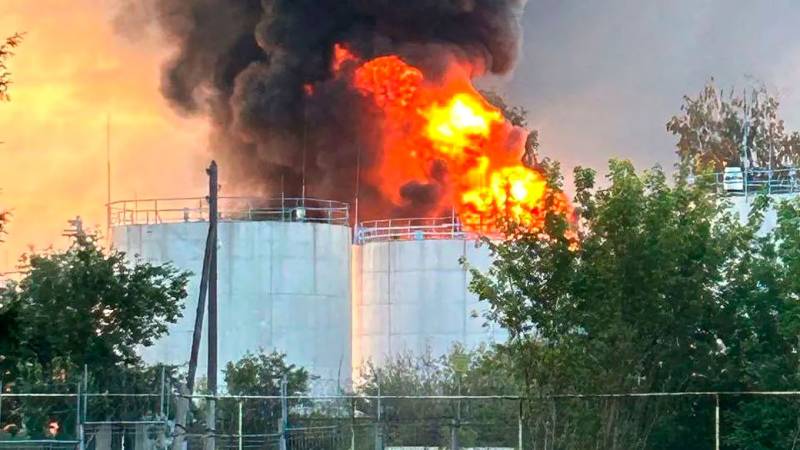 Ukraine drone sets Moscow oil refinery on fire