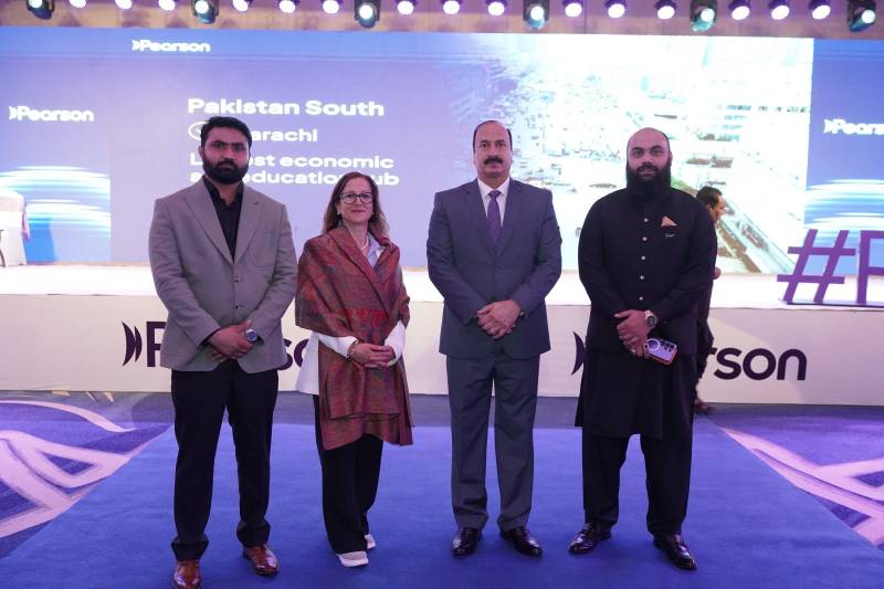 Pearson Education honours leading education consultants at annual awards ceremony