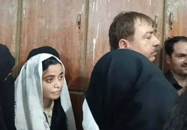 Two riders who worked for Cocaine Queen Pinky arrested from Karachi
