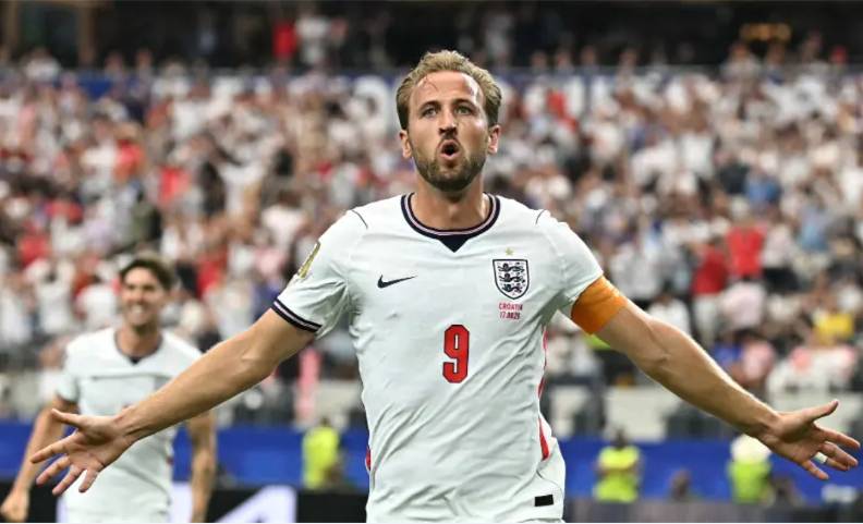 Kane scores twice as England beat Croatia to launch World Cup charge