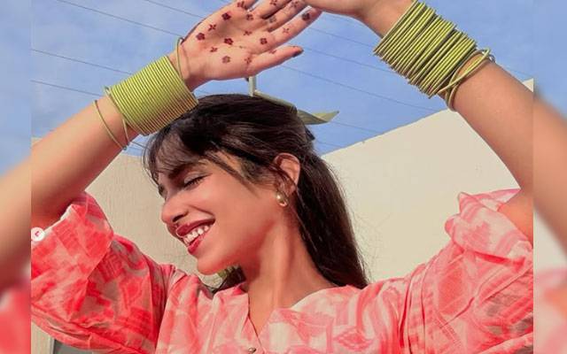 Sonya Hussyn sets Instagram ablaze with viral Pashto track