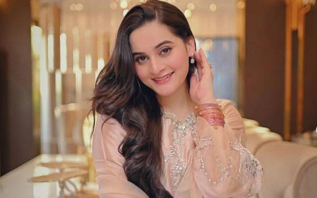 Aiman Khan gives fans a front-row seat to her daily life