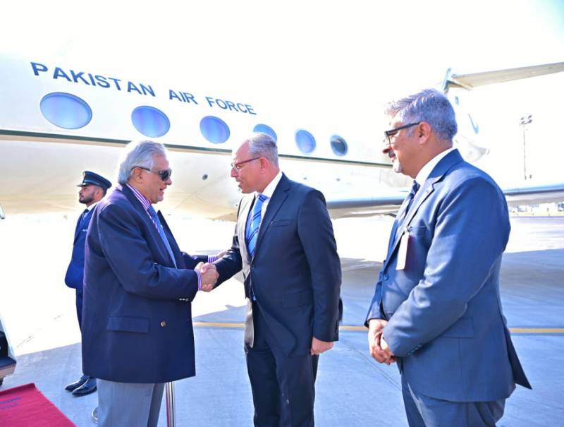 DPM Dar arrives in Cairo to attend regional FM's meeting
