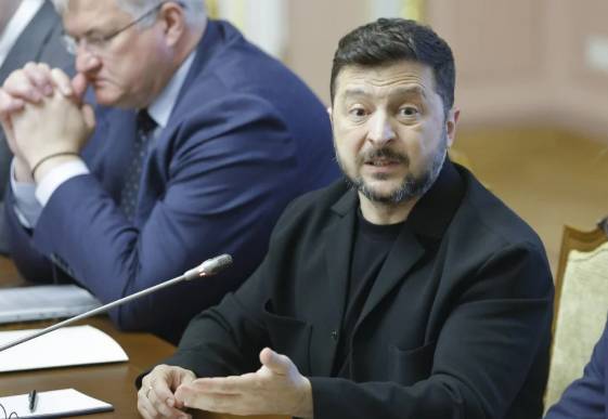Top Ukrainian officials return Polish awards in WWII row