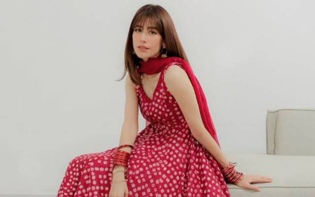 Syra Yousuf redefines elegance, leaves fans swooning