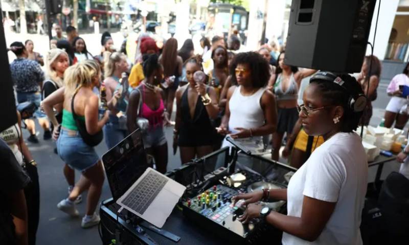 France presses ahead with music festivals despite extreme heat