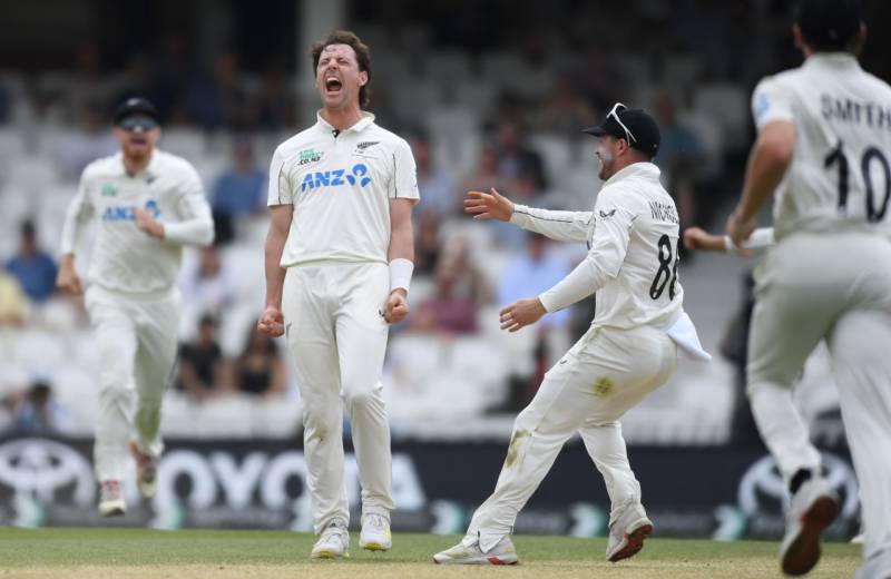Henry the hero as New Zealand level England series in style